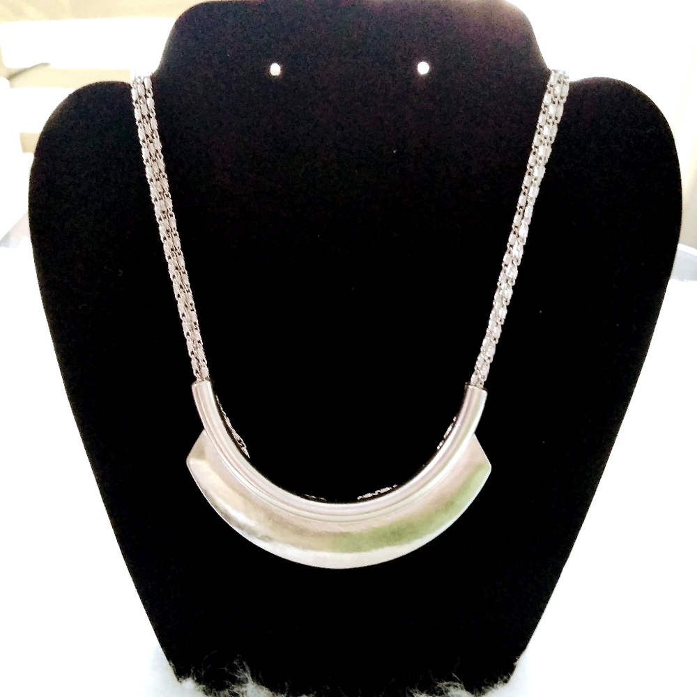 Silver Cleo Necklace